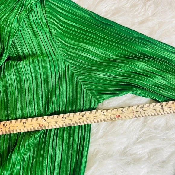 Missguided Womens Plisse Twist Front Plunging Long Sleeve Mini Dress Sz 2 Green - Picture 9 of 13